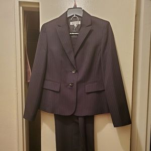 Kasper Pinstripe suit 2 piece 8/8P